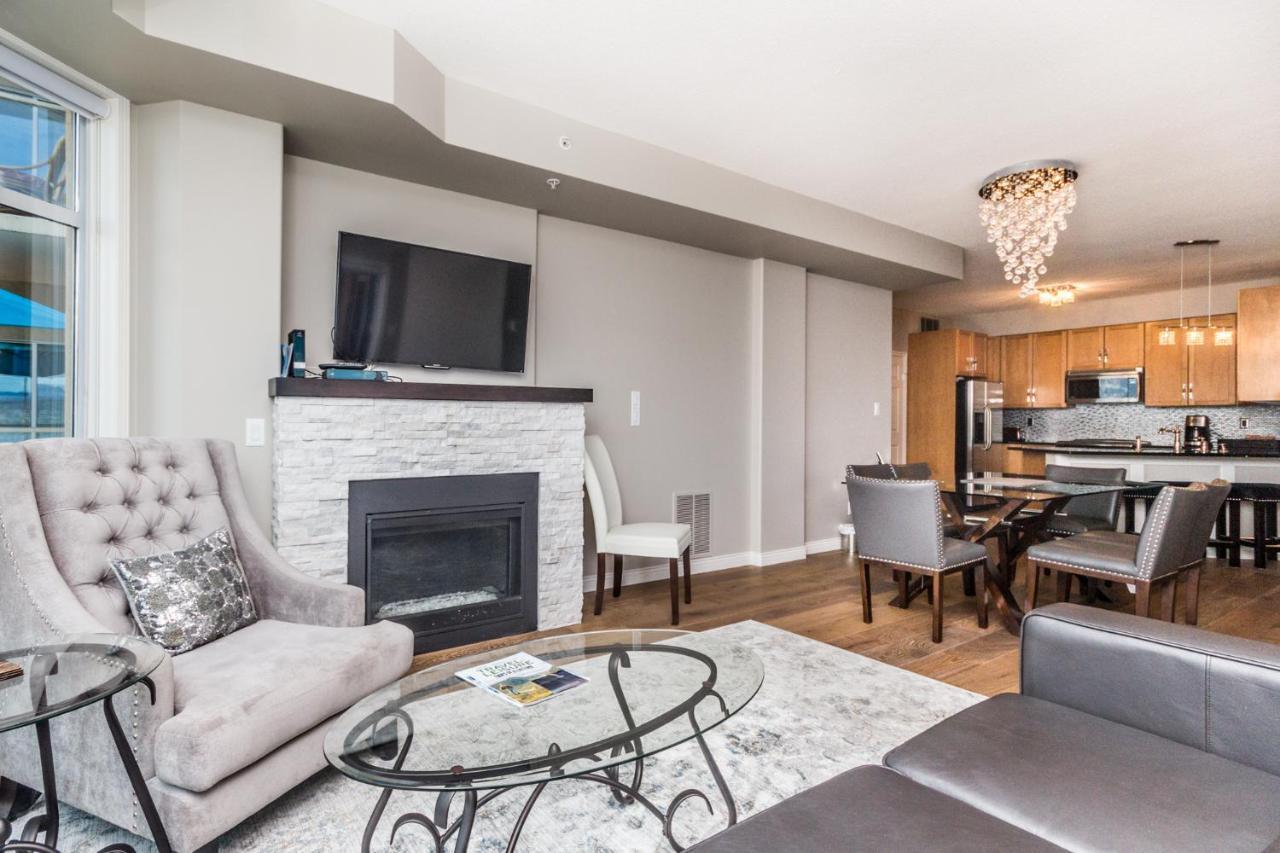 Sunset Waterfront Resort By Discover Kelowna Resort Accommodations Екстериор снимка