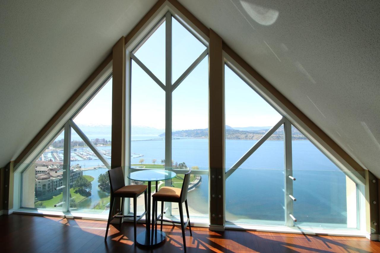 Sunset Waterfront Resort By Discover Kelowna Resort Accommodations Екстериор снимка